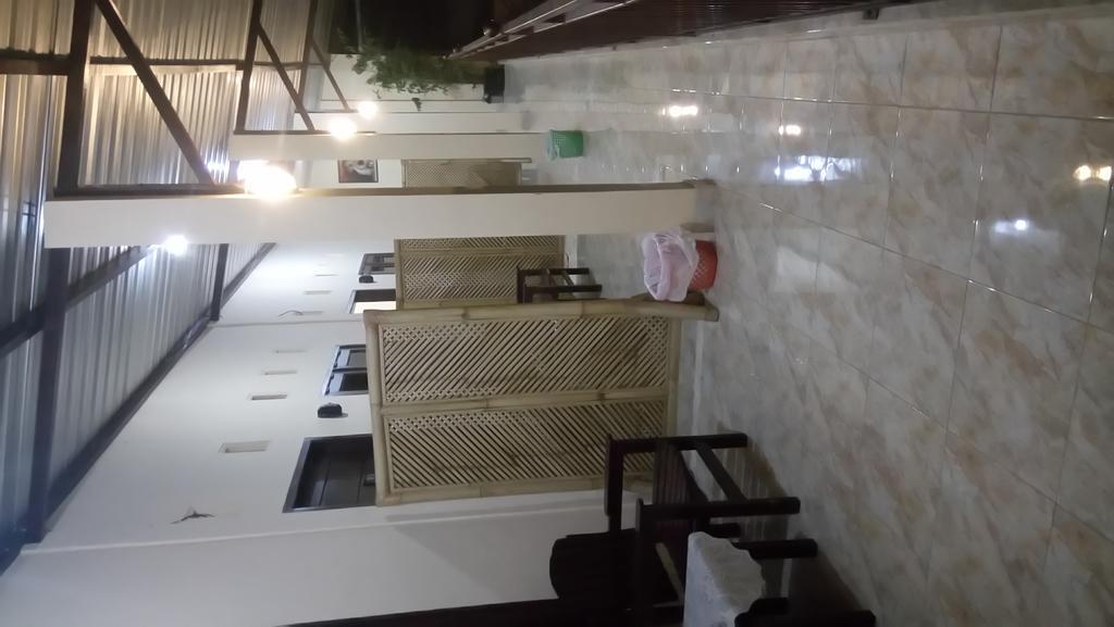 Puji Homestay 마타람 외부 사진