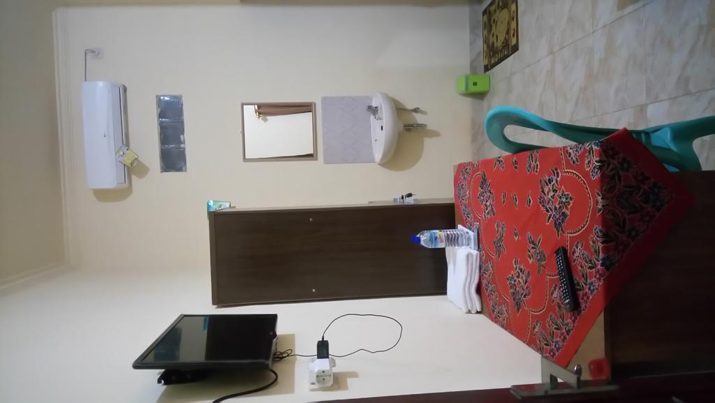 Puji Homestay 마타람 외부 사진