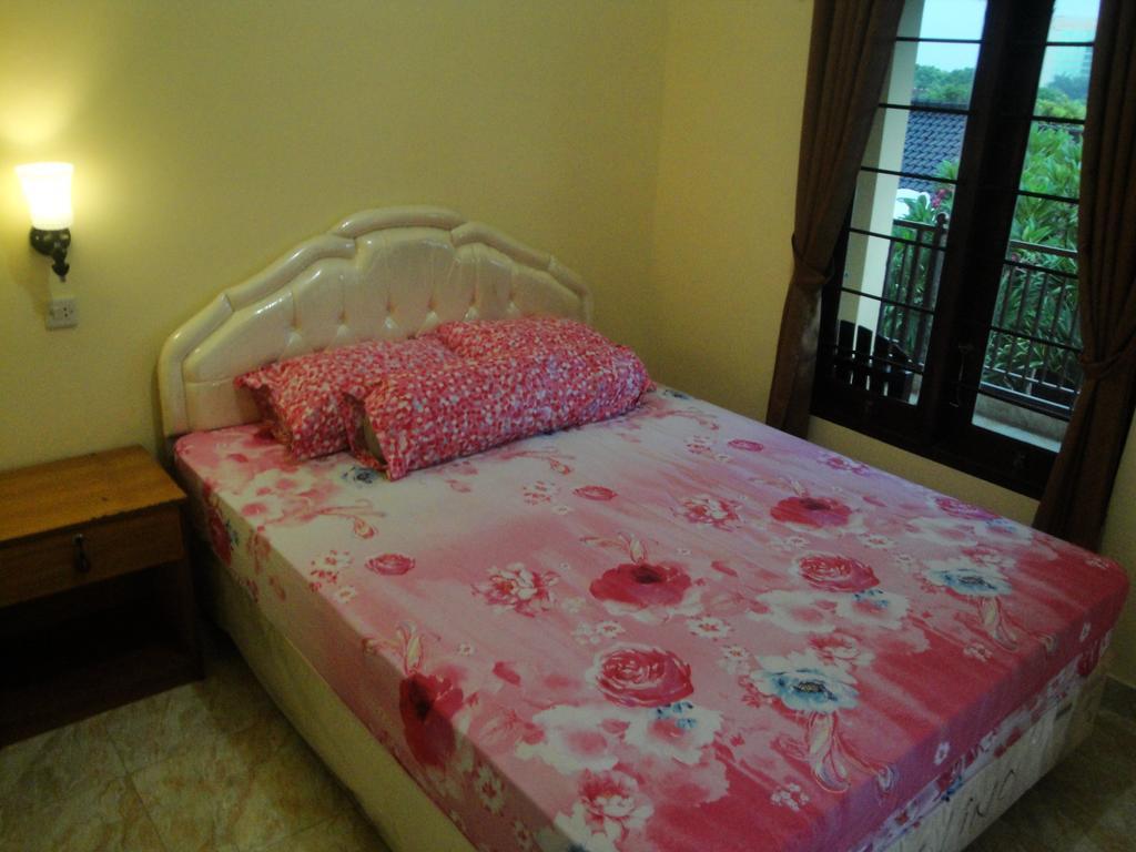 Puji Homestay 마타람 외부 사진