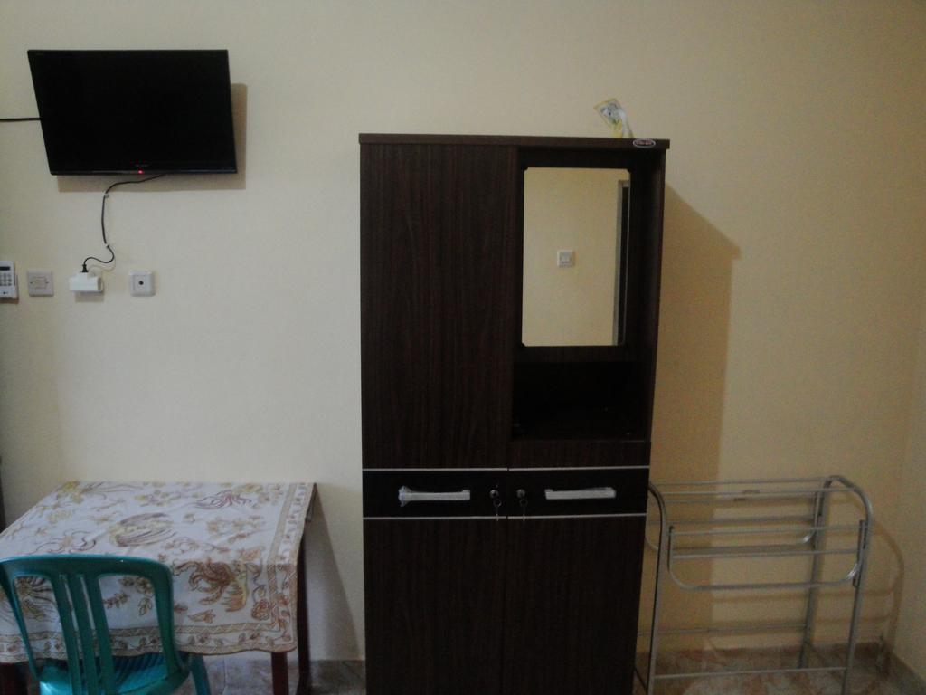 Puji Homestay 마타람 외부 사진