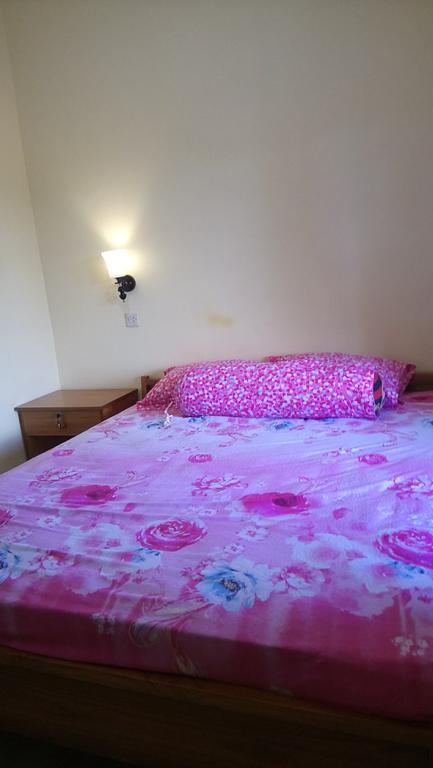 Puji Homestay 마타람 외부 사진
