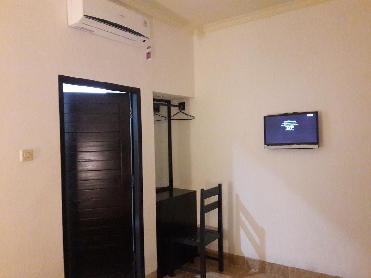 Puji Homestay 마타람 외부 사진